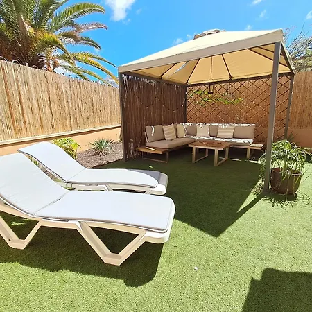 Spacious With Large Private Garden In Mar * 팔름-마르