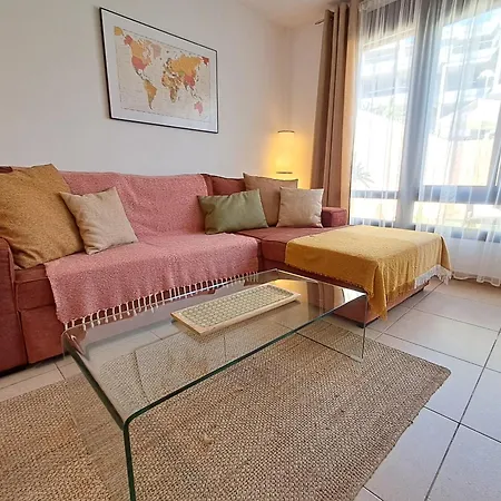 Appartement Spacious With Large Private Garden In Mar *