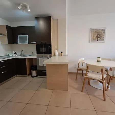 Апартаменты Spacious With Large Private Garden In Mar Эль-Пальмар