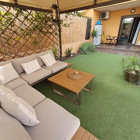 Appartement Spacious With Large Private Garden In Mar