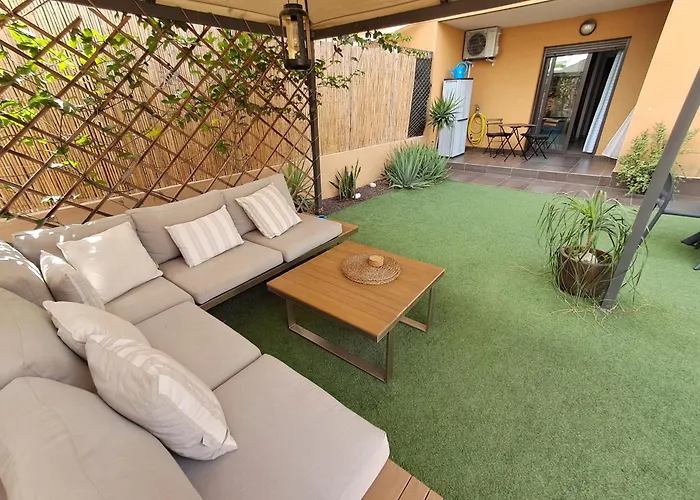 Daire Spacious With Large Private Garden In Mar