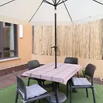 Spacious With Large Private Garden In Mar Appartement *