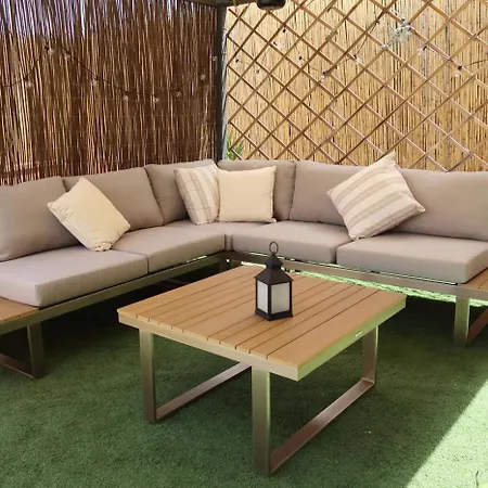 Spacious With Large Private Garden In Mar