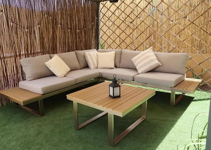 Spacious With Large Private Garden In Mar