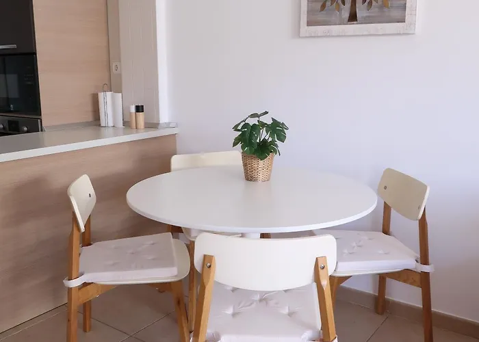 Spacious With Large Private Garden In Mar * פאלם-מאר