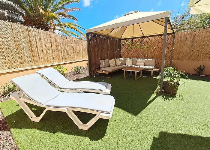 Spacious With Large Private Garden In Mar * פאלם-מאר